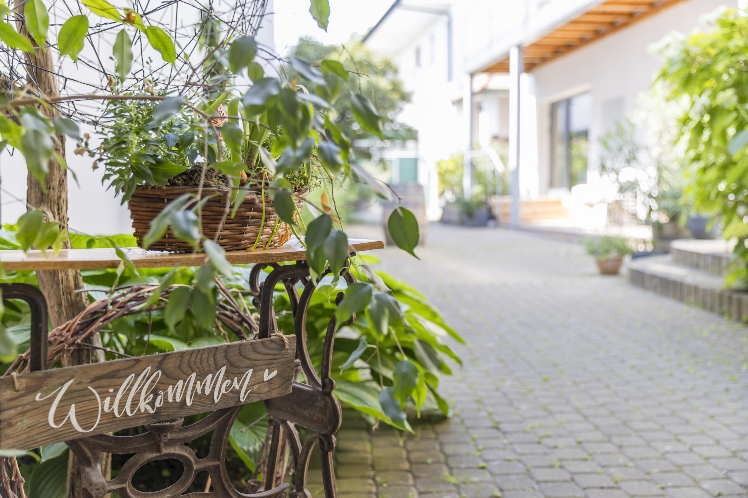 Hof Weinlofts Achs-Wendelin Blick in den Hof der Weinlofts